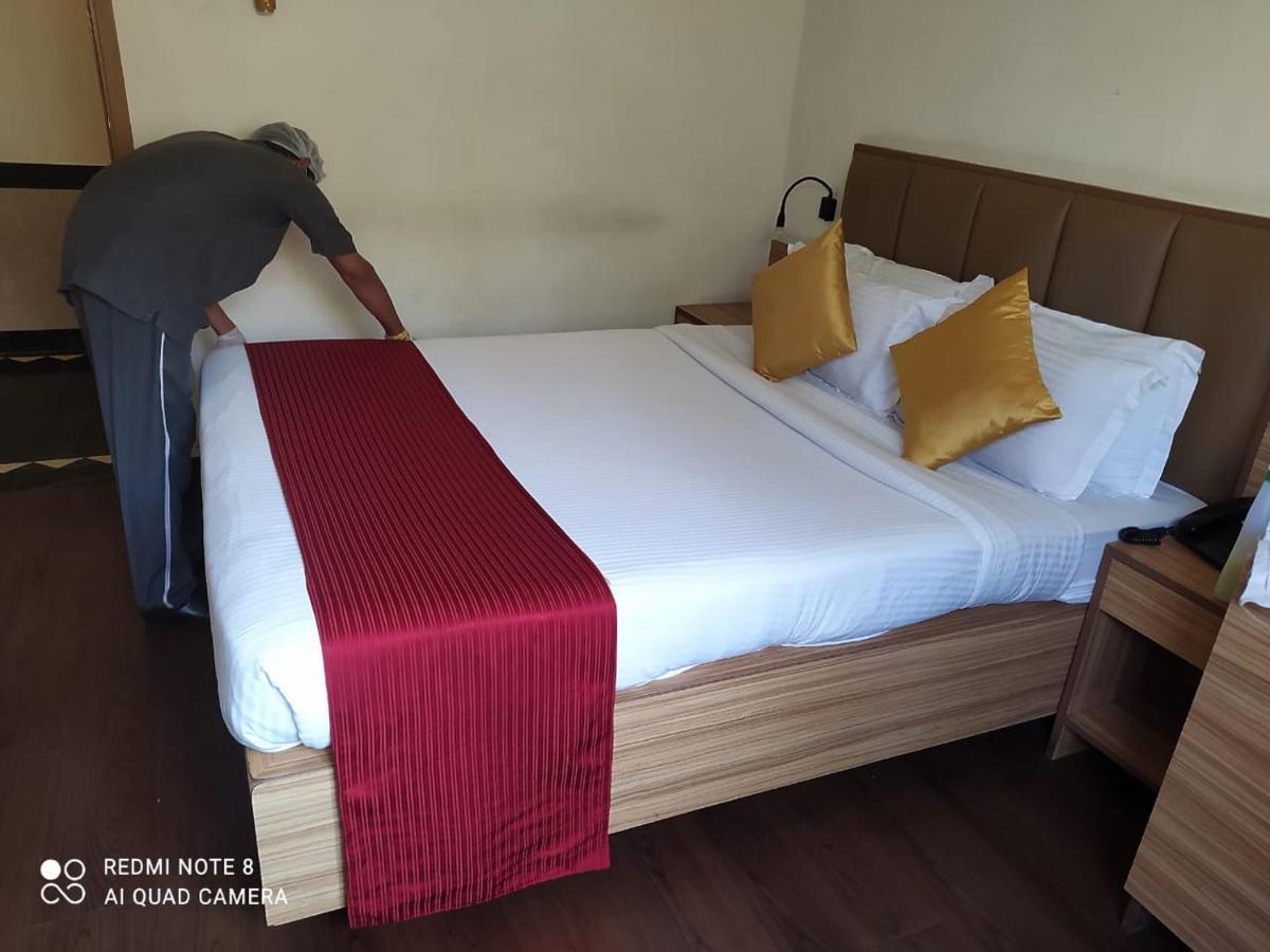 Hotel Plaza Mumbai Eksteriør bilde