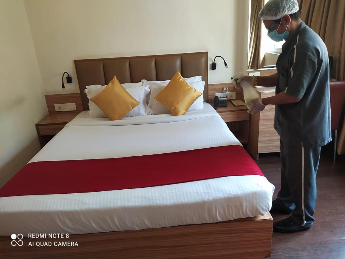 Hotel Plaza Mumbai Eksteriør bilde